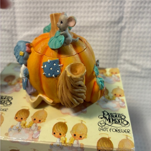 Precious Moments October Pumpkin Mini Teapot Avon Exclusive with Mouse Accent - Picture 4 of 11